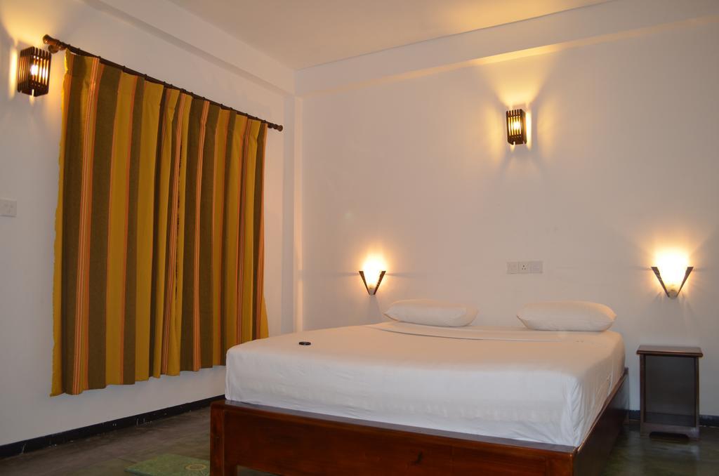 Luvi Lucas River Side Weligama Bilik gambar