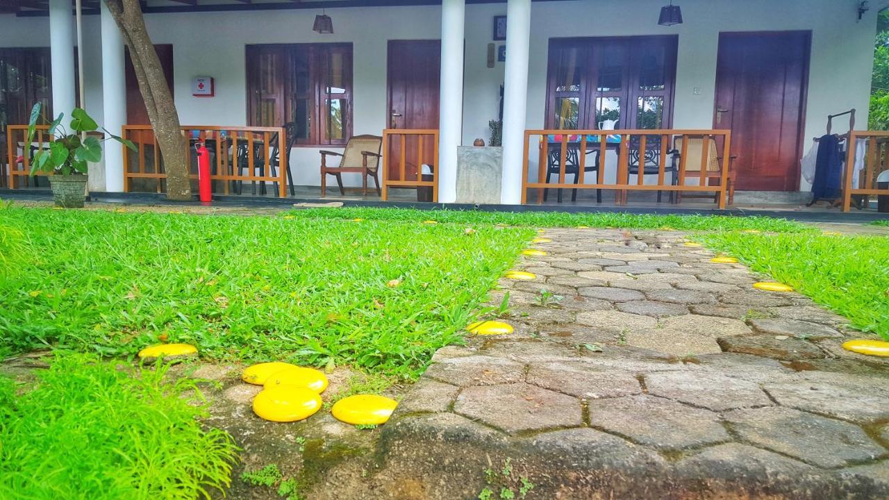 Luvi Lucas River Side Weligama Luaran gambar